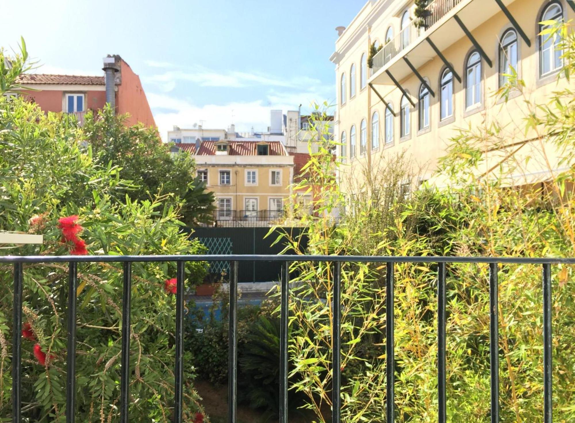 Sm2 Romantic Home By The Gardens Pr Real & Bairro Alto Lisbon Luaran gambar